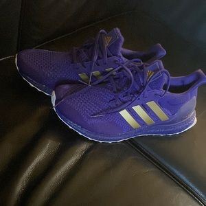 new sports shoes